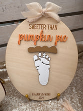 Load image into Gallery viewer, Baby Feet Board
